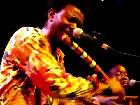 Concert Afro Funk Mandingue avec Dramane Dembélé et Nouza Band.