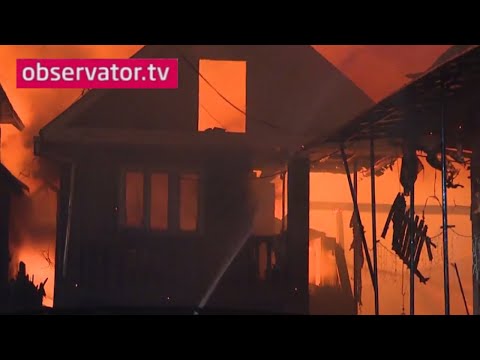 Gospodării mistuite de flăcări, în Bistriţa Năsăud. Patru familii au rămas fără case