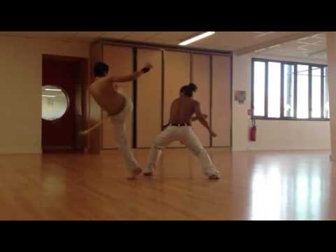 Capoeira do mestre Parafuso et Camugere