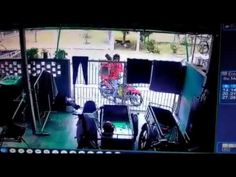 acara membaling barang j&t