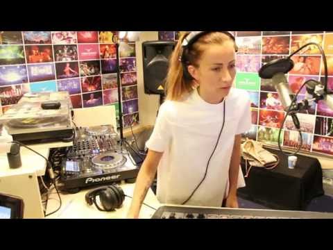 Lady Waks In Da Mix #391 (10-08-2016)