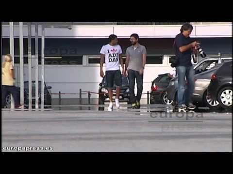 download lagu mp3 mp4 Bar Refaeli Dani Alves, download lagu Bar Refaeli Dani Alves gratis, unduh video klip Bar Refaeli Dani Alves