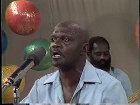 CUCO VALOY Y LA TRIBU - Saqueme Eso De Ahi (80's)