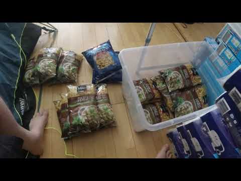 MongoTV_6275 - GENNEMSER STOR PLASTKASSE MED PASTASKRUER OG SPAGHETTI SØNDAG AFTEN