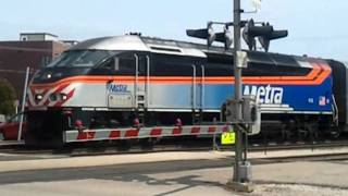 preview picture of video 'Outbound Metra MP36PH-3 #418 at Mont Clare LOUD IDLE!'