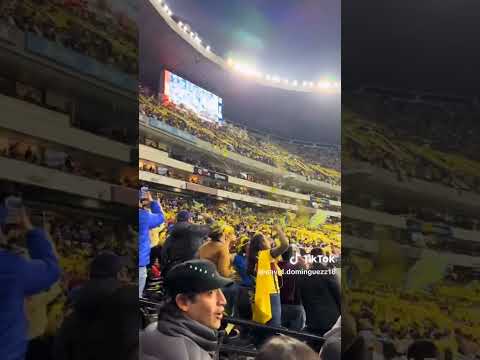 "El Ritual del Kaoz (parte superior) y la Monumental (parte inferior) del Club America de México" Barra: La Monumental &bull; Club: América