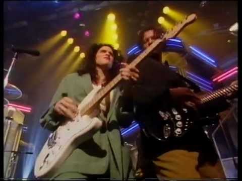 WENDY AND LISA - SATISFACTION LIVE ON BBC TOP OF THE POPS - rare