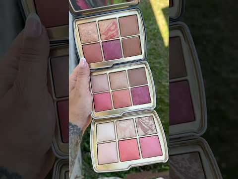 Hourglass Holiday 2025 Palette Swatches in Natural light & Sun Light 🦢🦊🦌