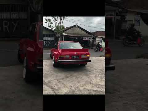 Thumbnail for Insane BMW E28 engine sound by BMW E28