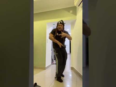 BALOO DÉFIE CHRIS BROWN AU KRUMP #youtubeshorts #baloo #dance #chrisbrown