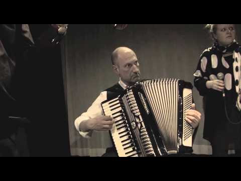 Uusikuu - Saharan Lilja (Live Music Video)