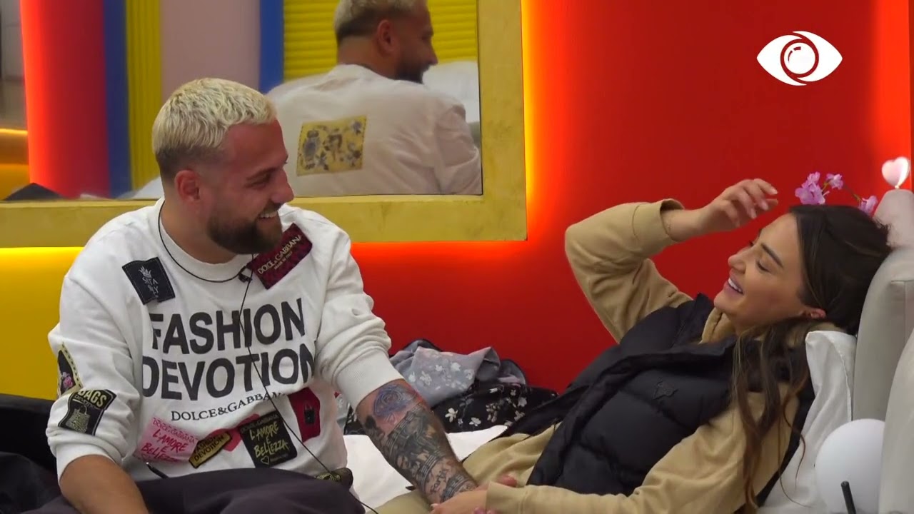 Momente romantike mes Kiarës dhe Luizit