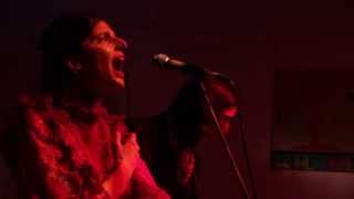 Sister Chain & Brother John - Lady Grinning Soul (David Bowie) - Live