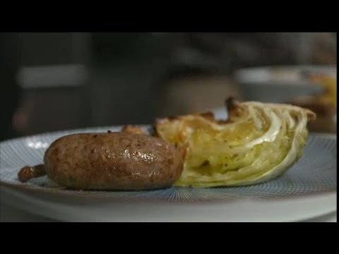 Filip Fasten lagar korv i Mitt Kök - TV4