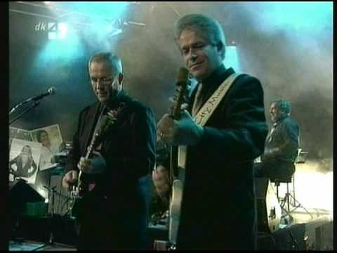 The Rocking Ghosts  -  Shadoogie 2004