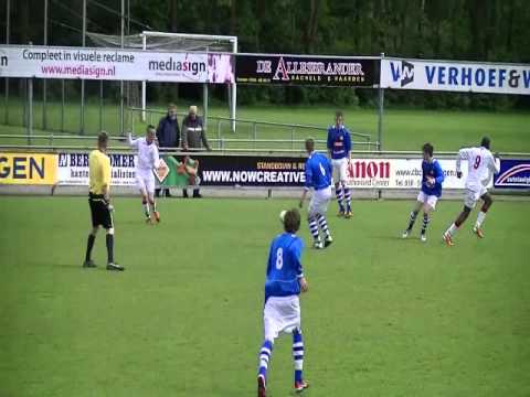 vv Emmen B1 - Zeeburgia B1 5 mei 2011.WMV