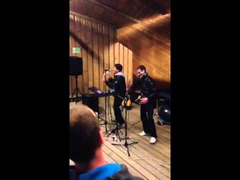 Tauri ja Toomas Anni Leevi jaanitulel 2014