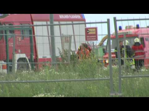 Absturz Rosinenbomber Rettungshubschrauber Bell UHD landet Flughafen Schönefeld