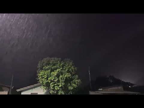 Trovoadas e chuva bom para dormir em Mozarlândia, Goiás,  13/12/2025