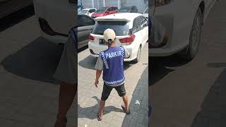 Download lagu Tukang parkir mp3