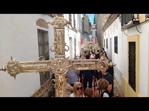 Procesión del Corpus Christi de las Penas de Santiago,( petala minuto 12:51)