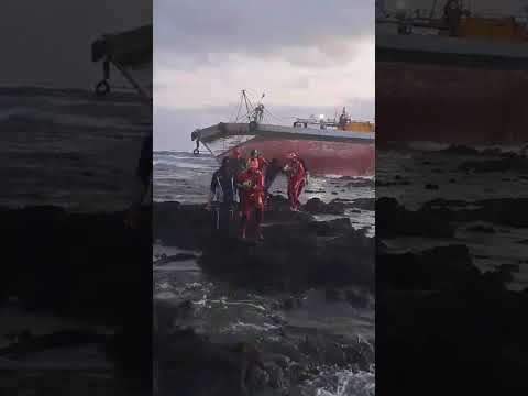 Encallado un atunero marroquí en aguas de Lanzarote