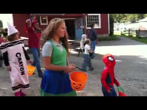 download lagu mp3 mp4 Port Huron Trick Or Treating Time, download lagu Port Huron Trick Or Treating Time gratis, unduh video klip Port Huron Trick Or Treating Time