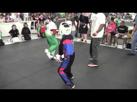 Alexandre Robitaille (Pro-Am) vs Jonathan (Team Hit Squad) - New England Open 2015 - Fight 1