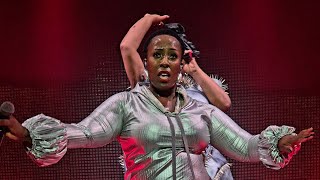 Basement Jaxx - Jus 1 Kiss - Pump Up The Jam - Rave - Live 