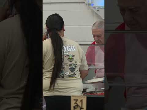 People feeling impact of SNAP benefit lapse as government shutdown continues