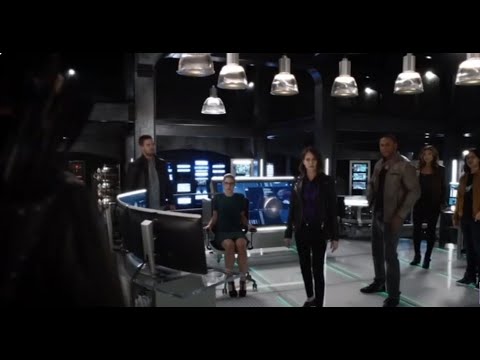 Olicity - The Flash - 2x08 Pt.10 - Malcolm tells the team about Vandal