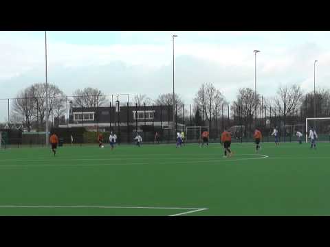 11 januari 2014 VV De Meern A1 - Elinkwijk A1 vr 2-4 Uitstekende redding keeper Elinkwijk