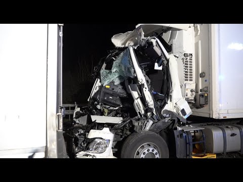 LKW rast in Stauende - Tödlicher Vekehrsunfall - A3 am. 23.3.23 - Dernbach