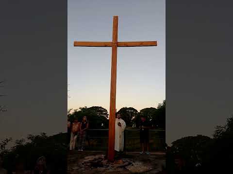Concordia, Entre Ríos. Bendición de la cruz que vuelve a estar en su lugar en San Carlos 