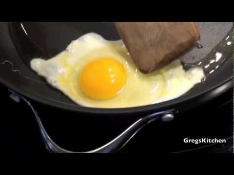 HOW TO COOK AN EGG OVER EASY - GregsKitchen