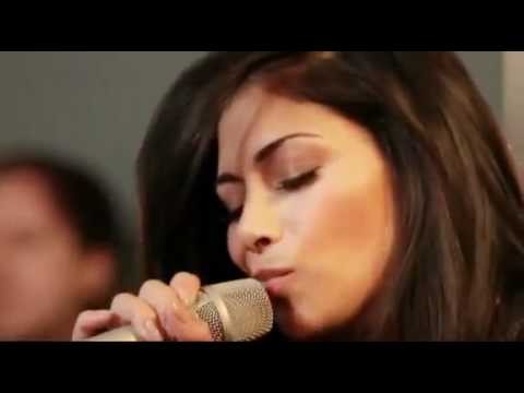 Nicole Scherzinger - Don't Hold Your Breath (Acoustic for Orange).mp4