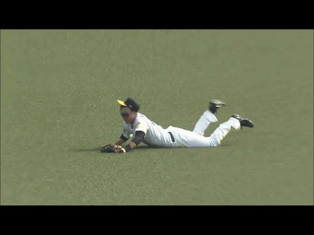 【ファーム】ホークスのルーキー・山本恵大が交代したばかりのレフトでスライディングキャッチ!! 2022年4月7日  福岡ソフトバンクホークス 対 広島東洋カープ