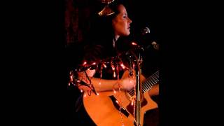Nerina Pallot performing &#39;All Good People&#39;