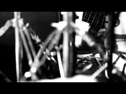 WOOLOOMOOLOO TEASER THREE RECORD RELEASE 4.12.2010 MASCHINENHAUS