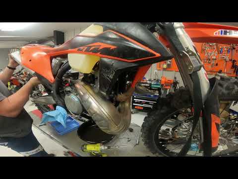 2020 KTM 300 |  Removing Inner Clutch Cover