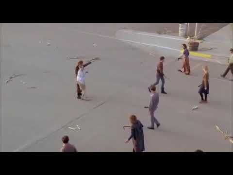 Children Of The Corn 1984 Outlander scene