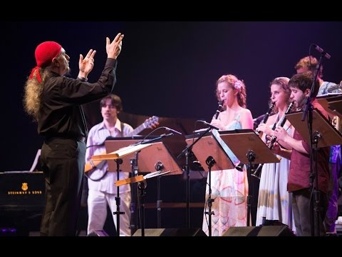 Egberto Gismonti e Orquestra Corações Futuristas - Live At BMW Jazz Festival :: São Paulo - Brazil