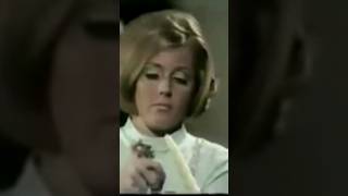 Lesley wasn't allowed to play with fire 'cause she would get burned | #lesleygore