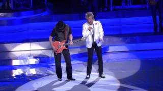 Rod Stewart &amp; Santana Perform Live In Las Vegas