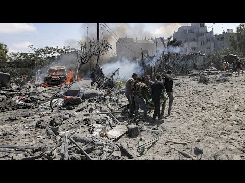 WATCH: Displaced Palestinians make their way back to destroyed Tal al-Hawa