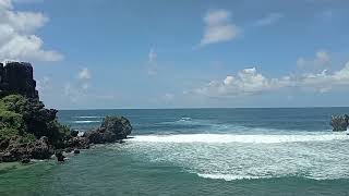 Download lagu Suasana pantai nglabor gunung kidul yang indah penuh ombak dan pemandangan laut mp3 Download lagu Suasana pantai nglabor gunung kidul yang indah penuh ombak dan pemandangan laut mp3