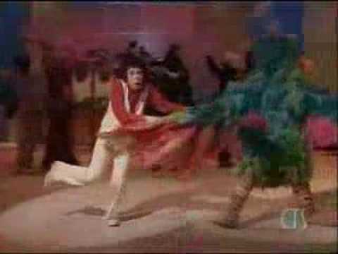 Leo Sayer & the muppets - You make me feel like dancing