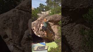 Video thumbnail: Problem 5 (Boulder C, Albarrasintra - Meca), 6a. Sintra