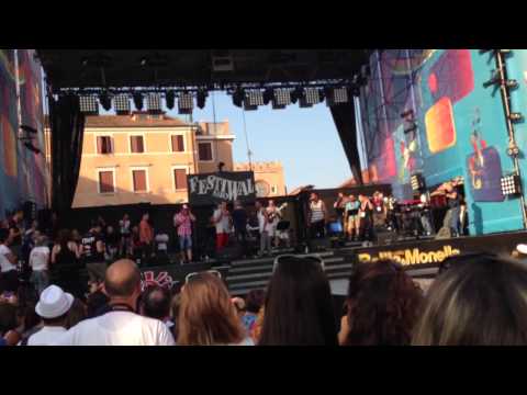 Blue prove "Sorry seems to be the hardest word" Festival Show