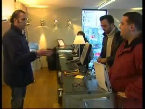 Francois l'embrouille - Le réparateur de GSM